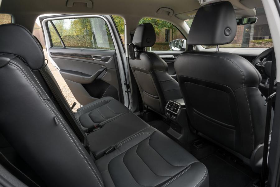 Интерьер Skoda Kodiaq 4x4 2016 года  (UK) (фото 38 из 41)
